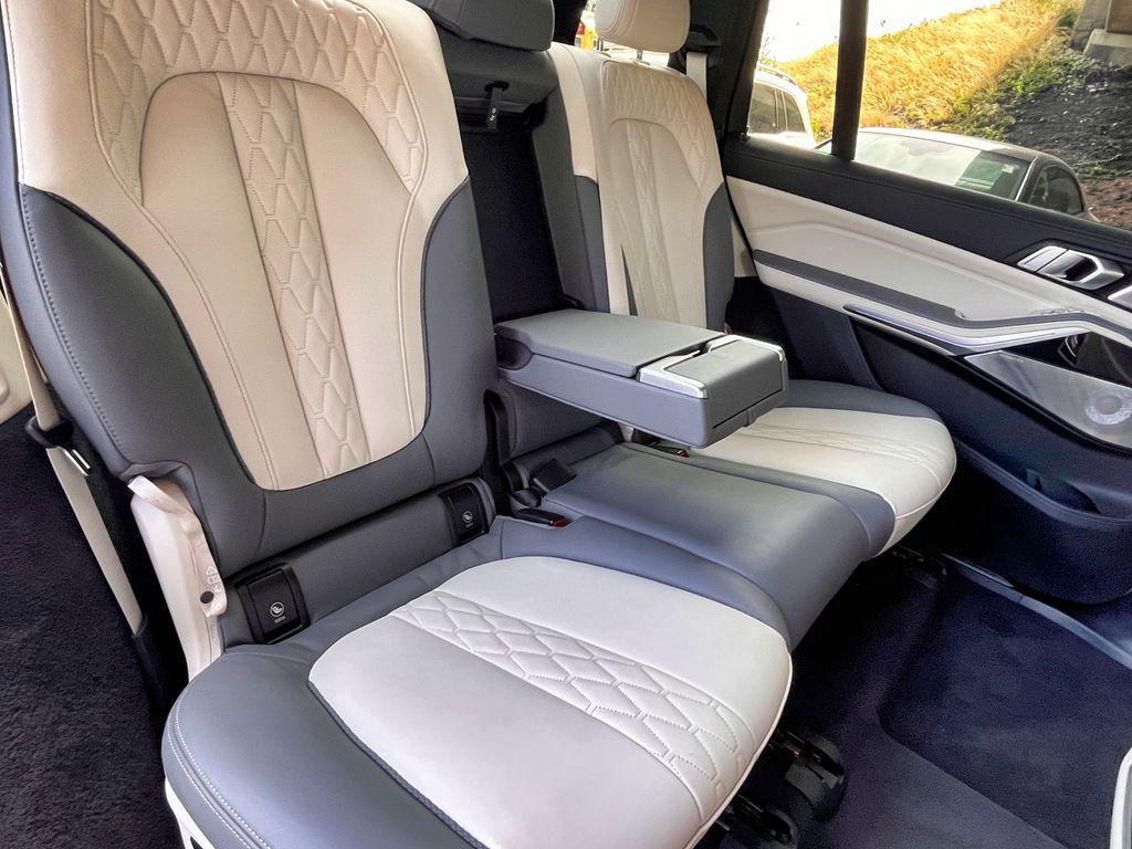 صورة مصغرة 54 لـ 2024 BMW X7 M60I