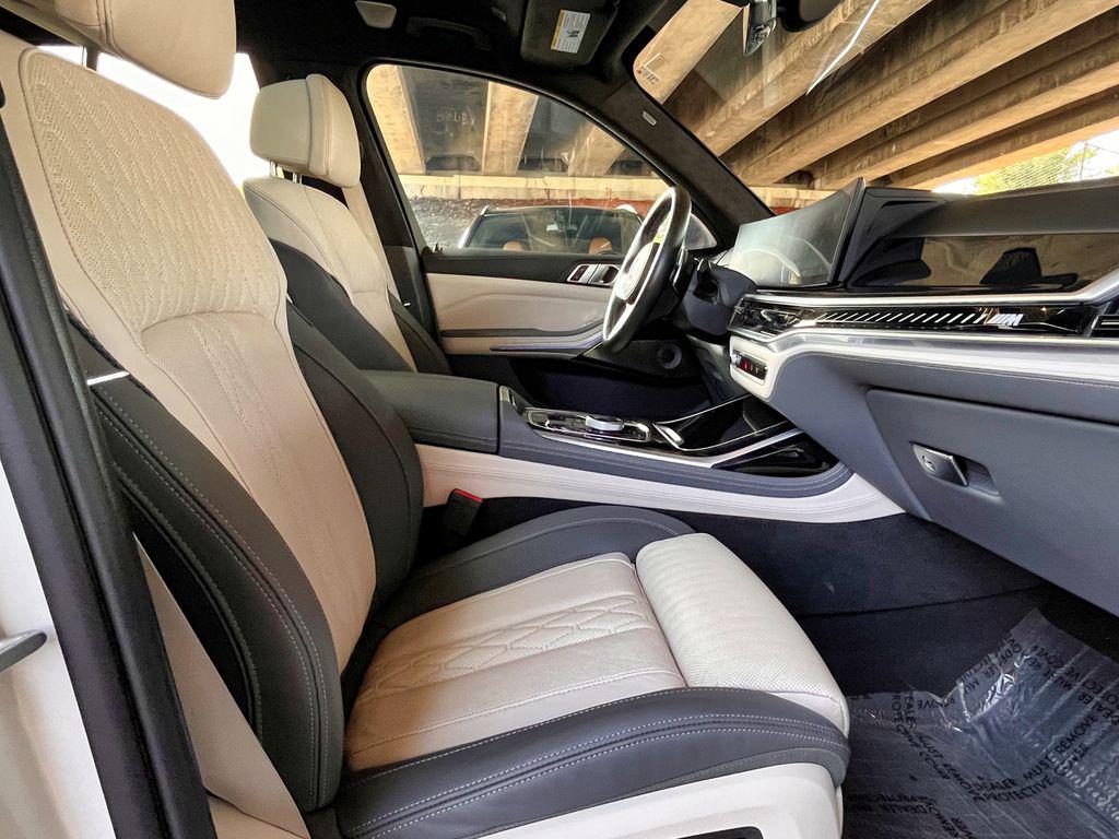 صورة مصغرة 21 لـ 2024 BMW X7 M60I