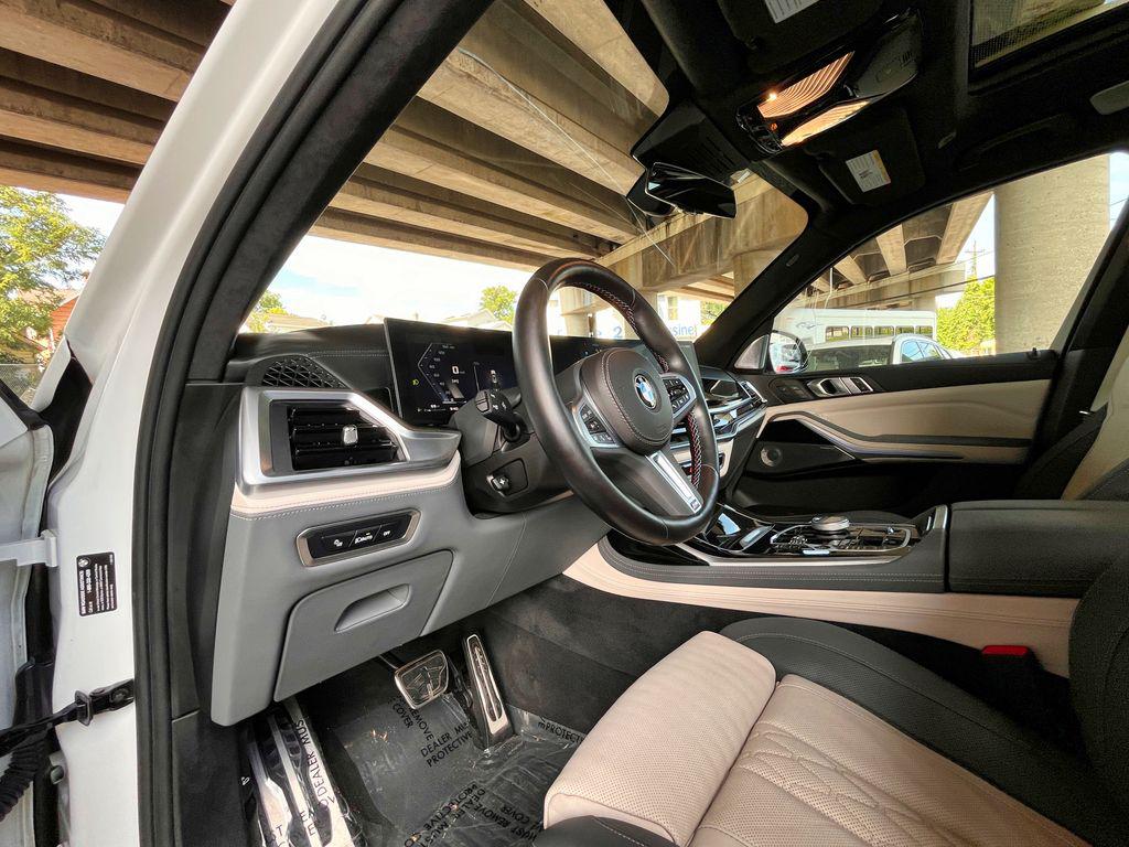 صورة مصغرة 16 لـ 2024 BMW X7 M60I