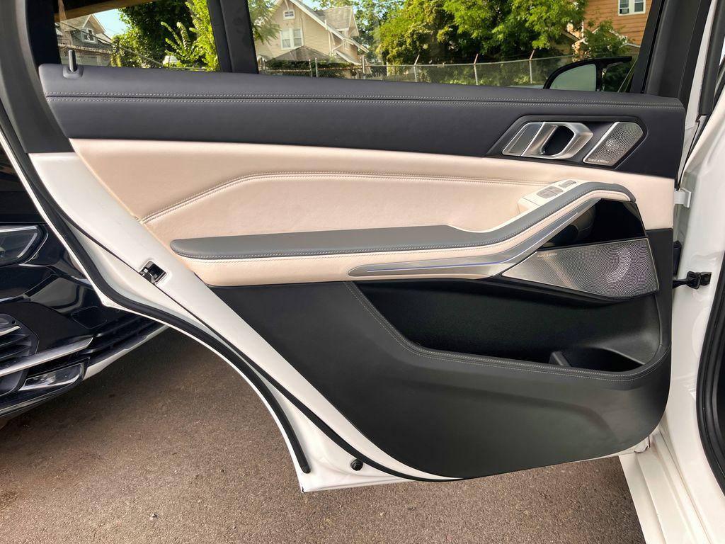 صورة مصغرة 63 لـ 2024 BMW X7 M60I