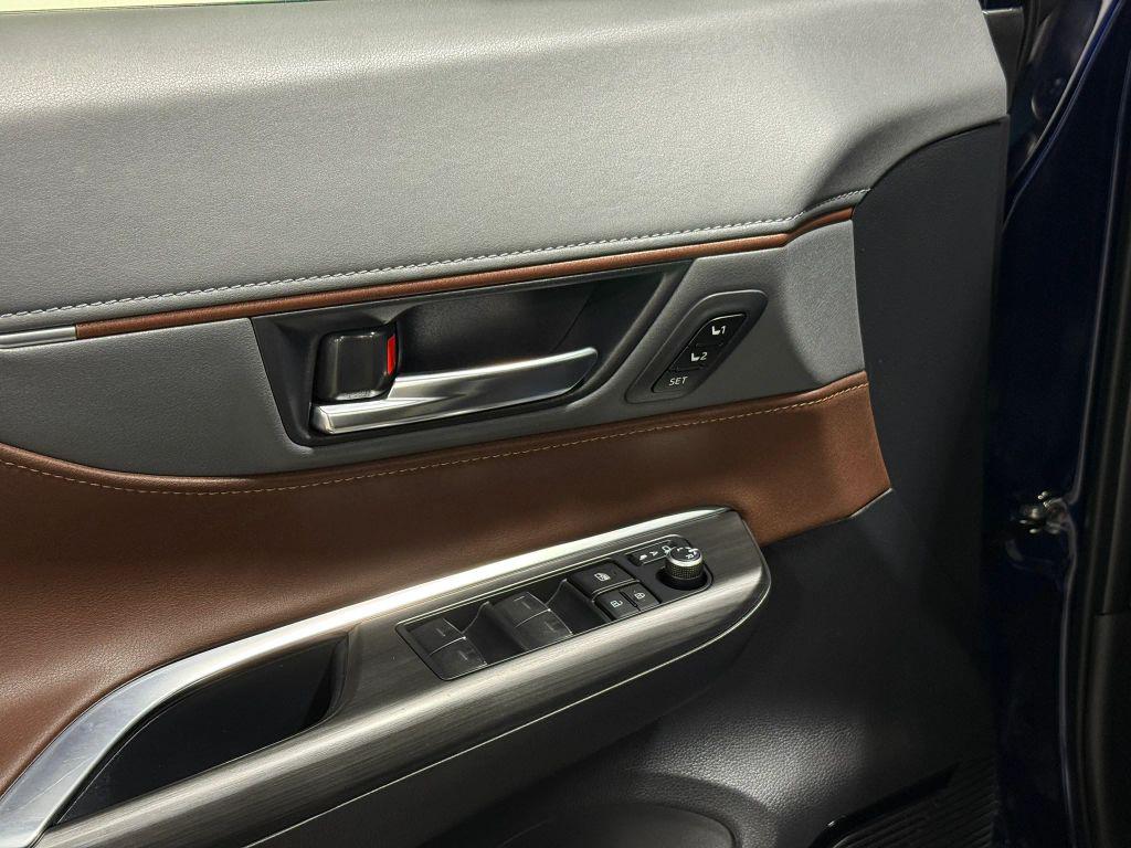 2021 Toyota VENZA LIMITED — фото 11