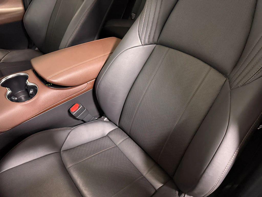 2021 Toyota VENZA LIMITED — фото 18
