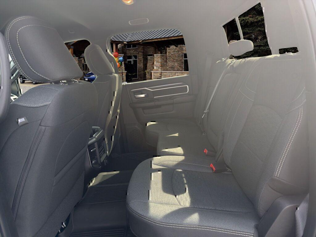 2026 RAM 3500 BIG HORN CREW CAB 4X4 8' BOX thumbnail 12