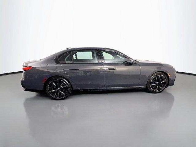 صورة 11 لـ 2026 BMW 740 I