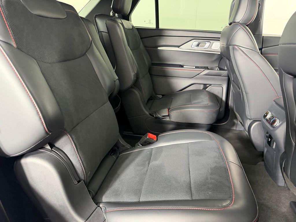صورة مصغرة 32 لـ 2025 FORD EXPLORER ST