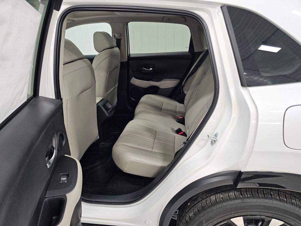 2027 Honda HR-V EX-L thumbnail 12