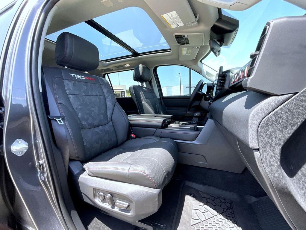 2023 Toyota SEQUOIA TRD PRO thumbnail 16