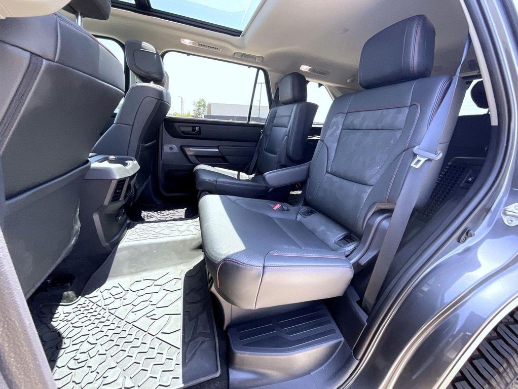 2023 Toyota SEQUOIA TRD PRO thumbnail 19