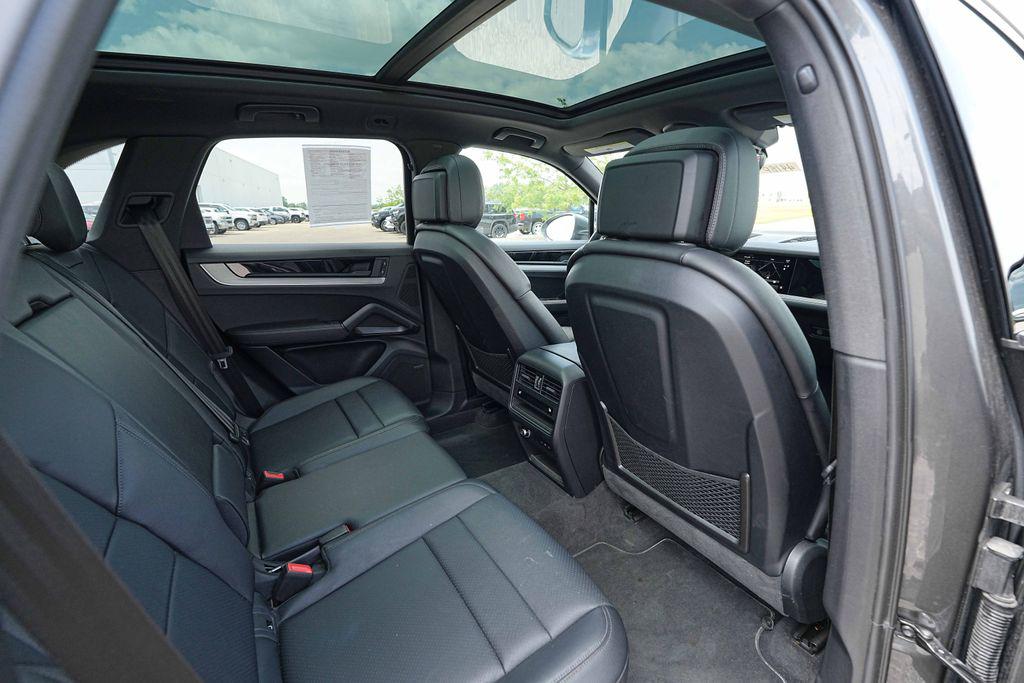 صورة مصغرة 25 لـ 2024 Porsche CAYENNE