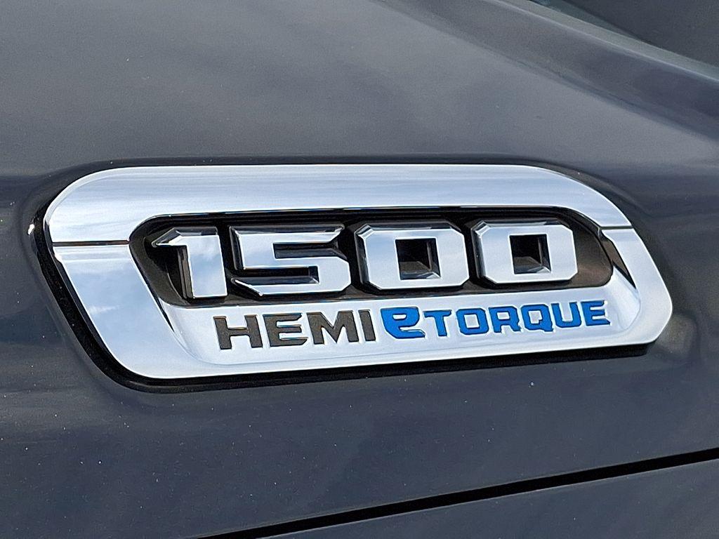 صورة مصغرة 33 لـ 2023 RAM 1500 BIG HORN