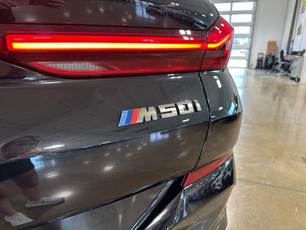 صورة 7 لـ 2023 BMW X6 M50I