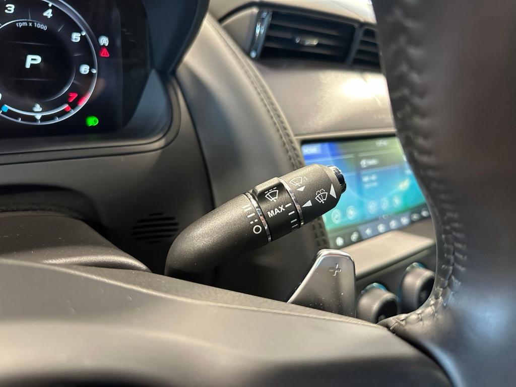 صورة مصغرة 24 لـ 2022 Jaguar F-TYPE P450