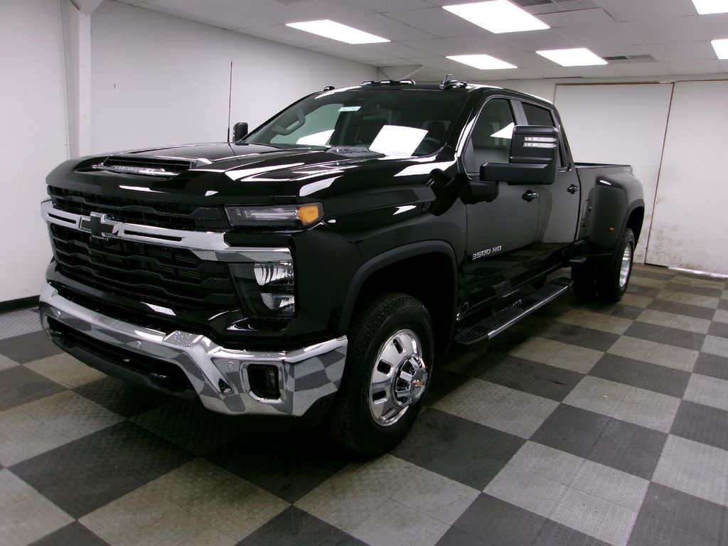 New 2026 Chevrolet Silverado 3500 LT