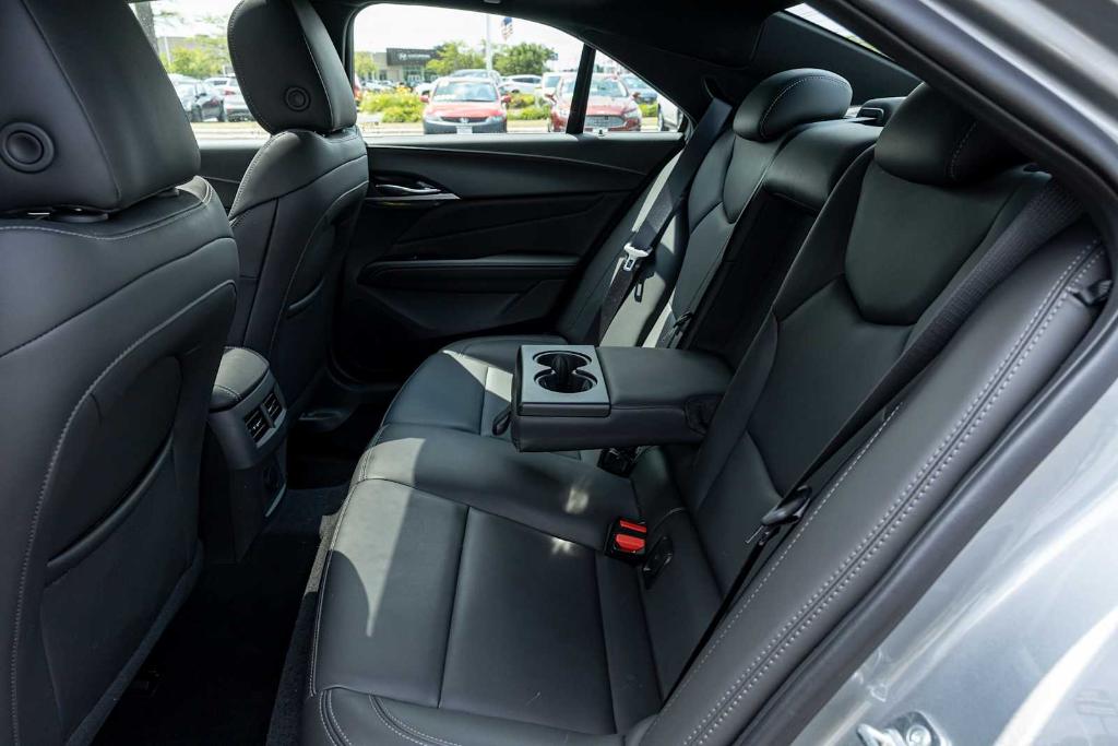 صورة مصغرة 31 لـ 2025 Cadillac CT4 LUXURY