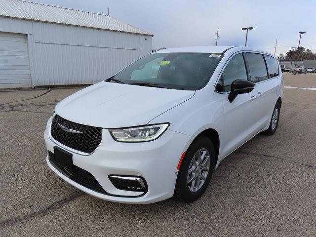 New 2026 Chrysler Pacifica L