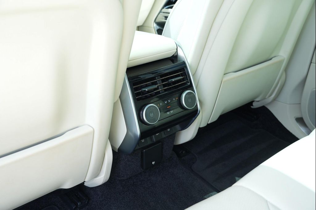 صورة مصغرة 22 لـ 2024 LAND Rover RANGE ROVER P400 SE