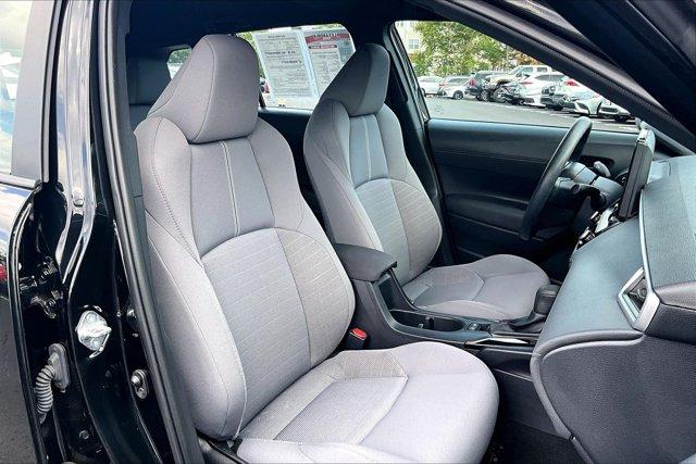 صورة 6 لـ 2024 Toyota COROLLA CROSS HYBRID S