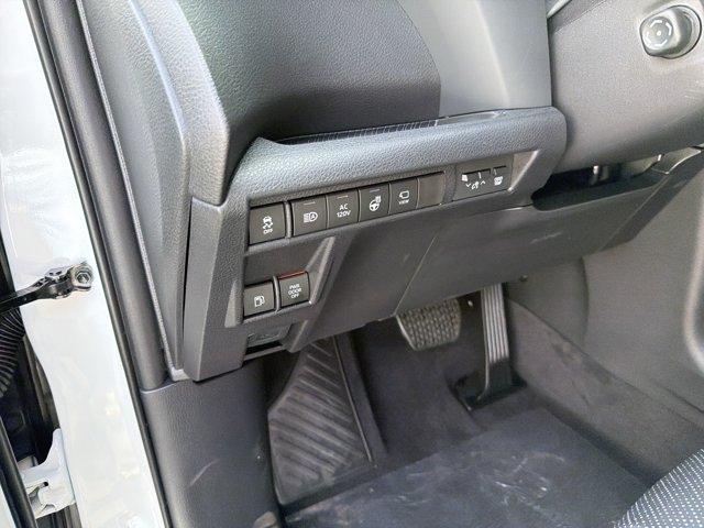 صورة 14 لـ 2026 Toyota SIENNA PLATINUM 7 PASSENGER