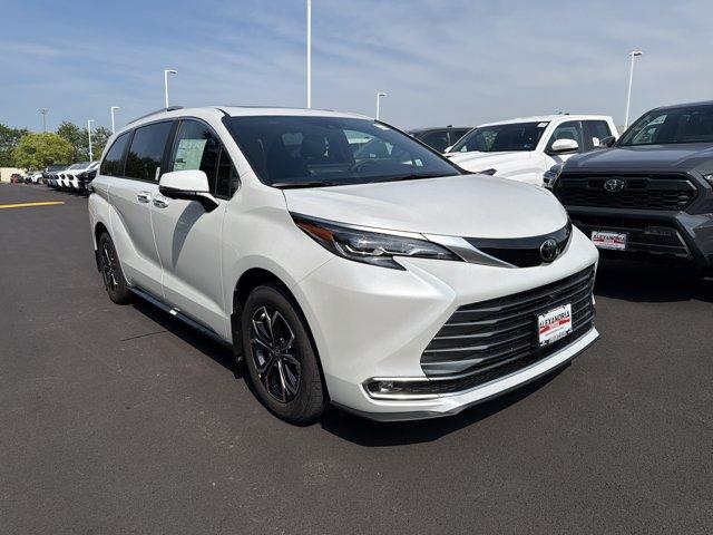 صورة 3 لـ 2026 Toyota SIENNA PLATINUM 7 PASSENGER