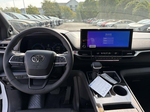 صورة 13 لـ 2026 Toyota SIENNA PLATINUM 7 PASSENGER