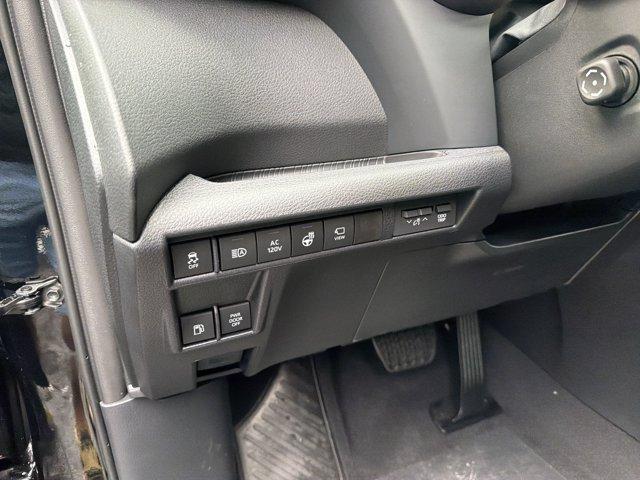 صورة 10 لـ 2026 Toyota SIENNA PLATINUM 7 PASSENGER