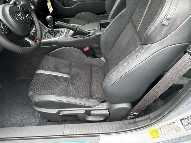 صورة 9 لـ 2026 Toyota GR86 PREMIUM