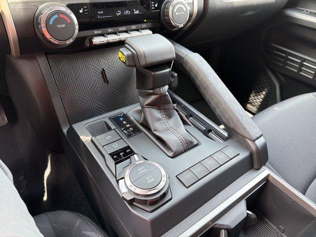 2026 Toyota TACOMA SR5 thumbnail 22