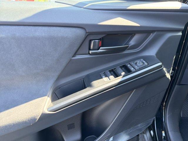 2026 Toyota C-HR SE photo 9