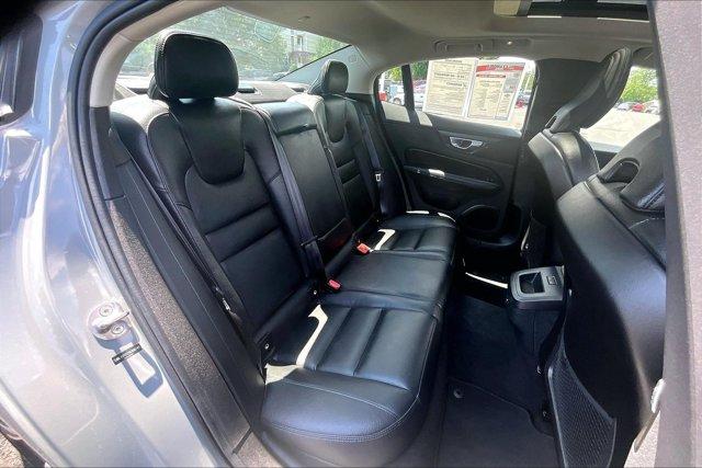 صورة 25 لـ 2025 Volvo S60 B5 PLUS