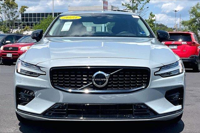 صورة 3 لـ 2025 Volvo S60 B5 PLUS