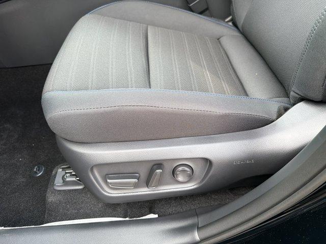 صورة 10 لـ 2026 Toyota RAV4 SE