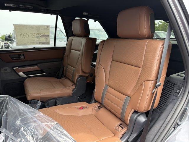 صورة مصغرة 17 لـ 2026 Toyota SEQUOIA 1794 EDITION