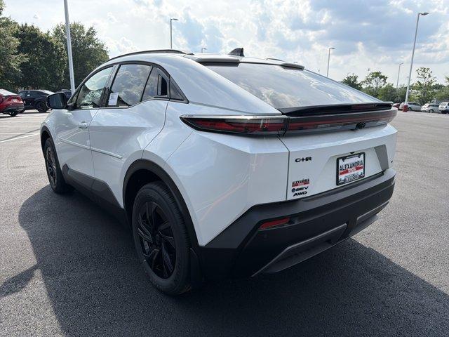 2026 Toyota C-HR SE — фото 6