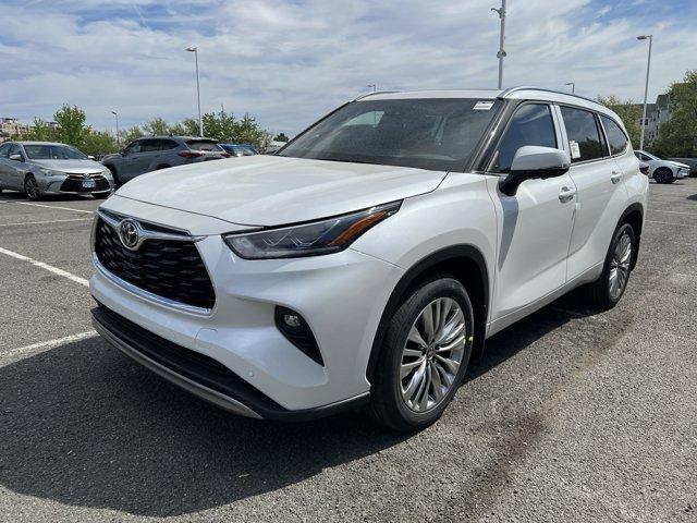 New 2026 Toyota Highlander Platinum