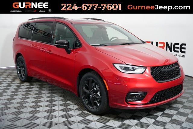 New 2026 Chrysler Pacifica Limited