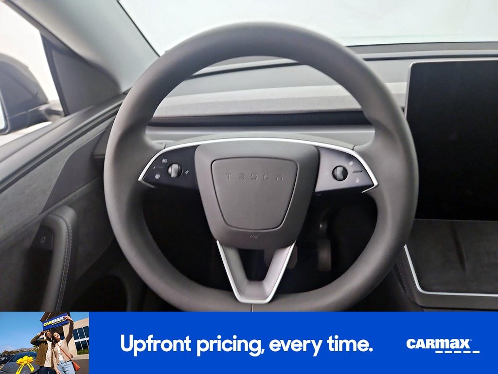 TESLA MODEL Y LONG RANGE - 9