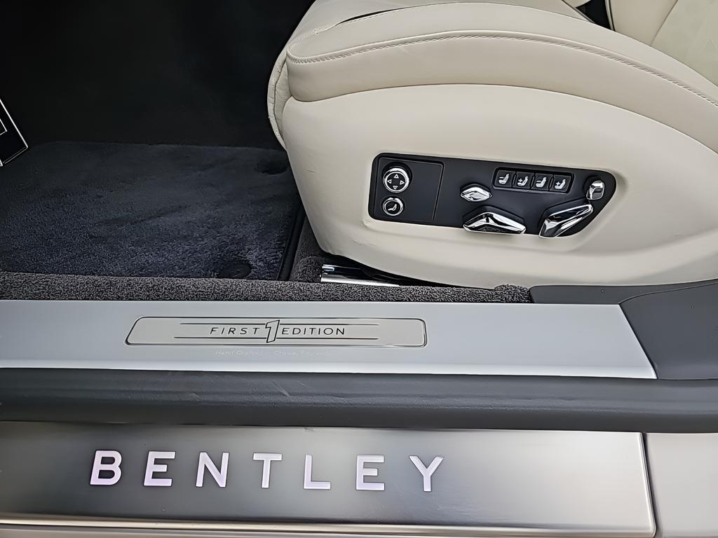 2025 Bentley FLYING SPUR SPEED thumbnail 19