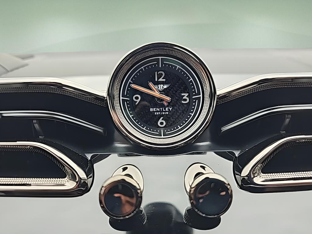 صورة 25 لـ 2025 Bentley BENTAYGA S BLACK EDITION