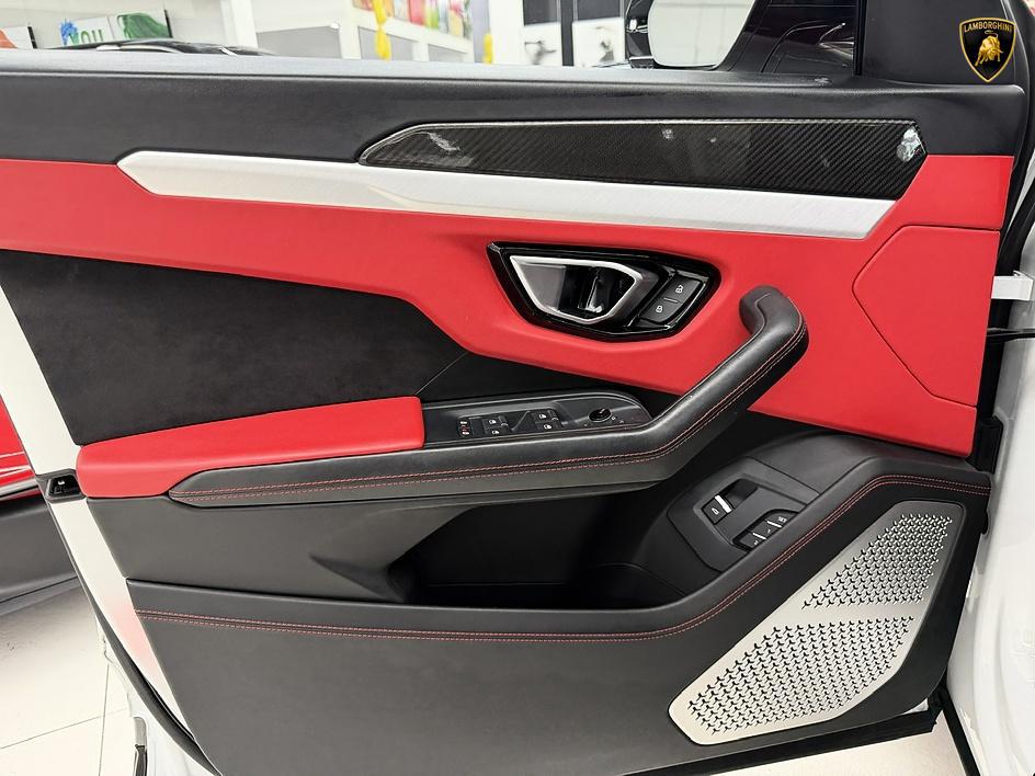 2021 Lamborghini URUS thumbnail 43