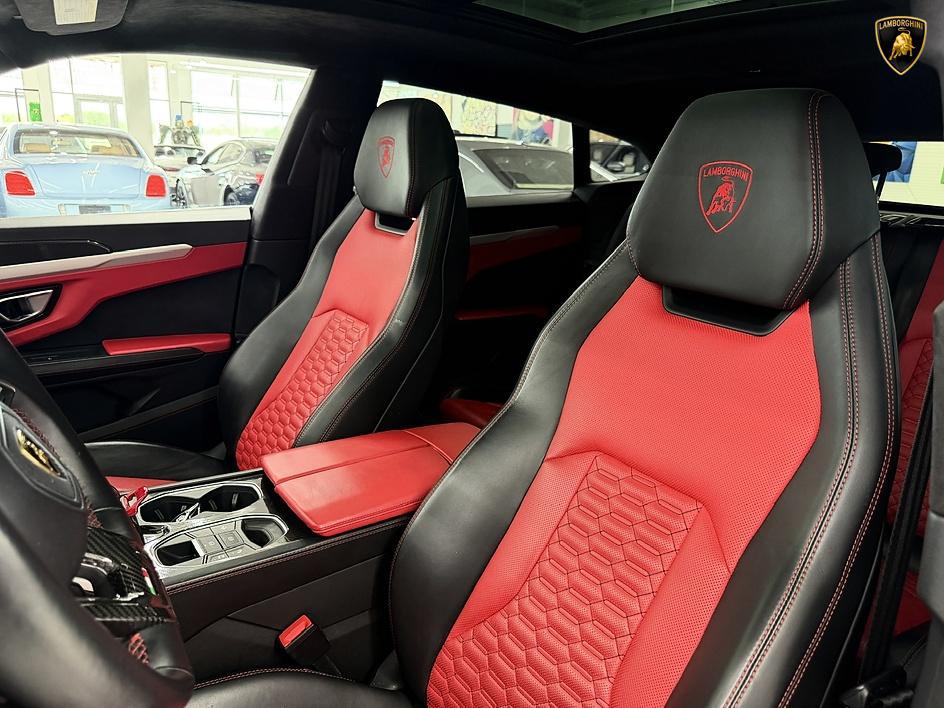 2021 Lamborghini URUS thumbnail 25
