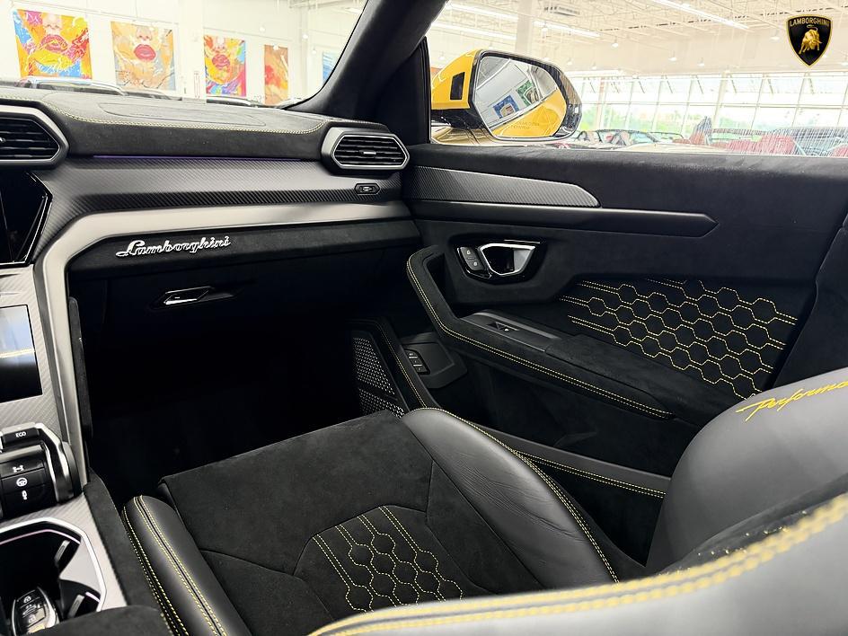 صورة مصغرة 44 لـ 2024 Lamborghini URUS PERFORMANTE
