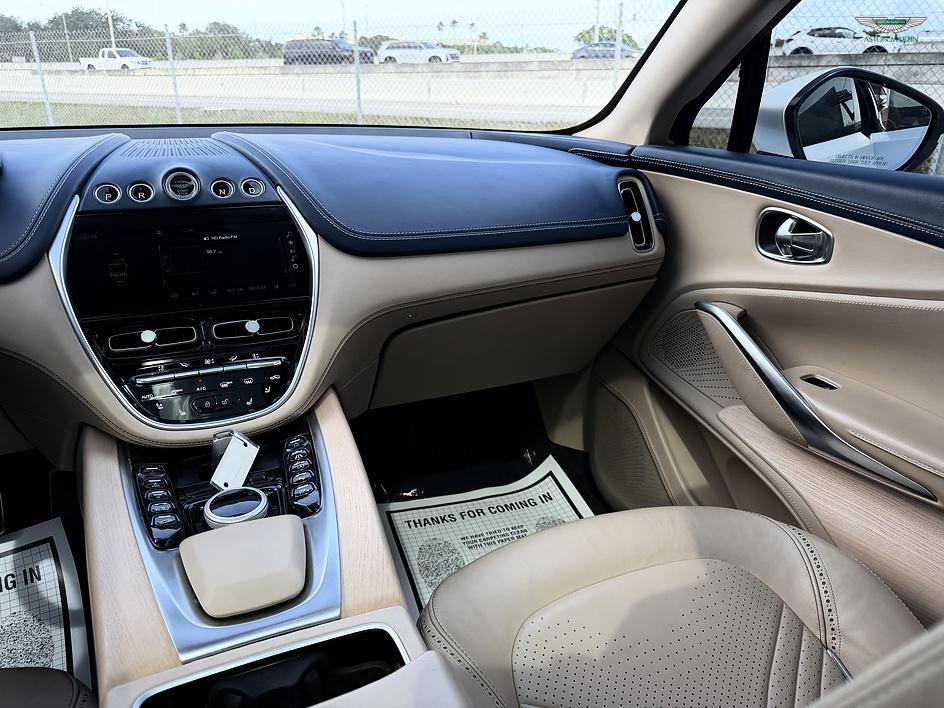 2021 Aston Martin DBX 照片 38