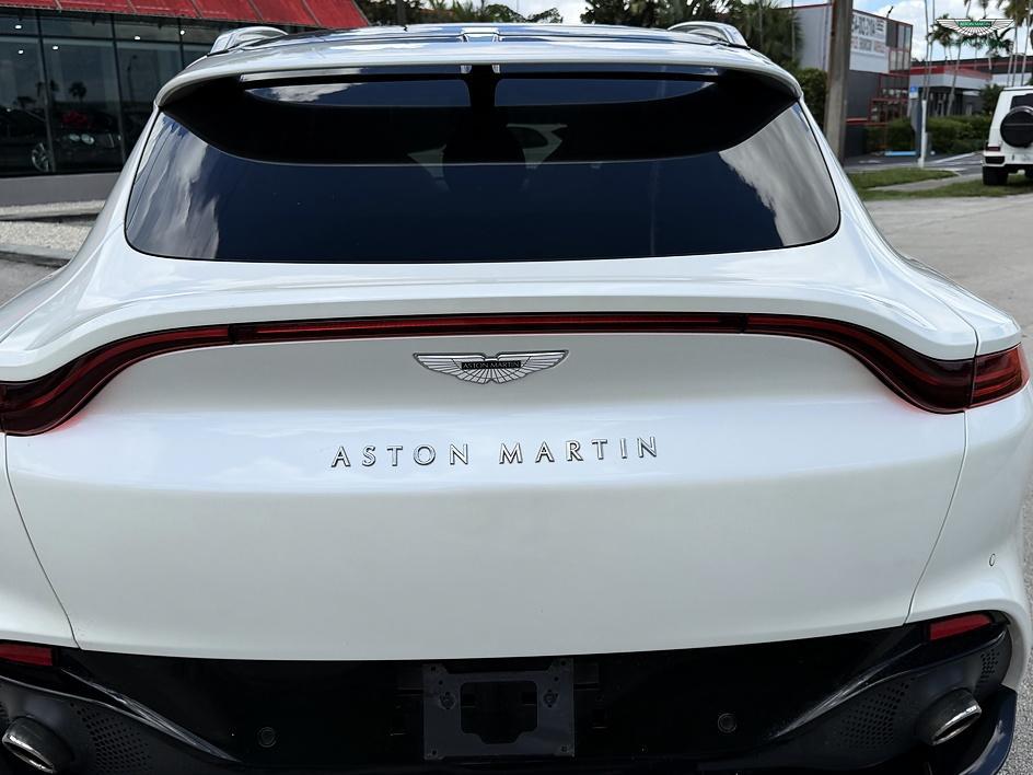 2021 Aston Martin DBX 照片 62
