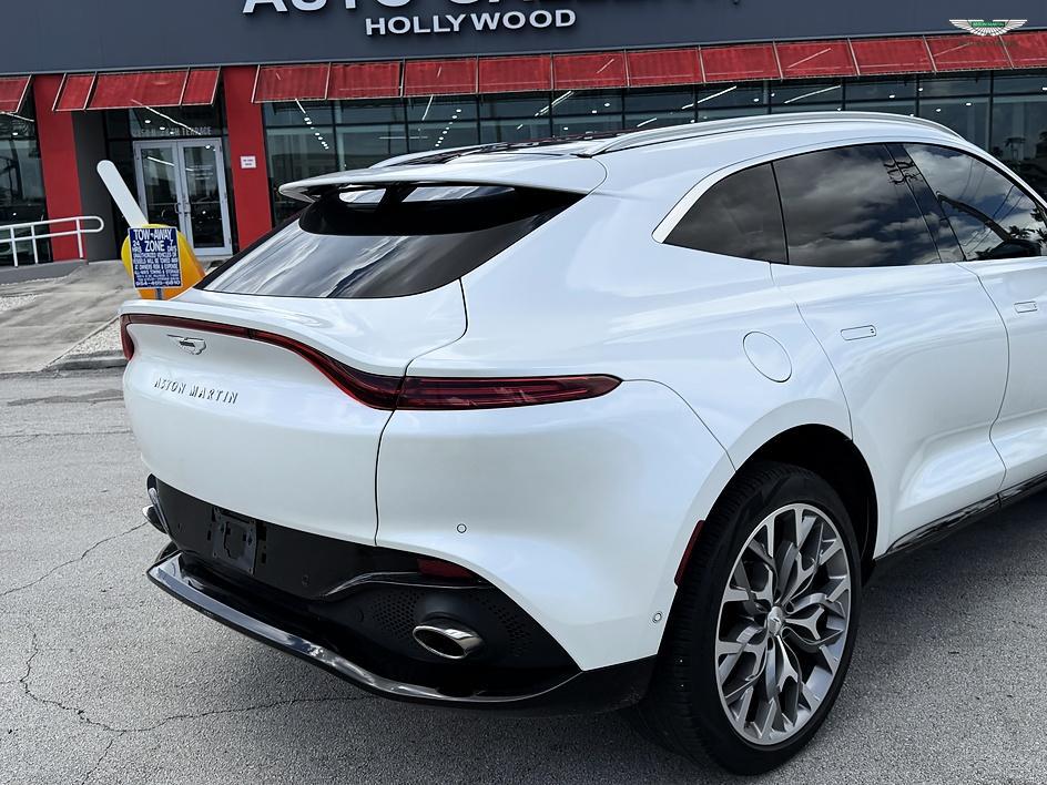 2021 Aston Martin DBX 照片 63
