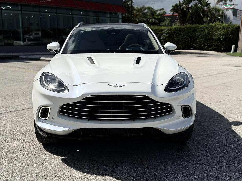 2021 Aston Martin DBX 照片 14