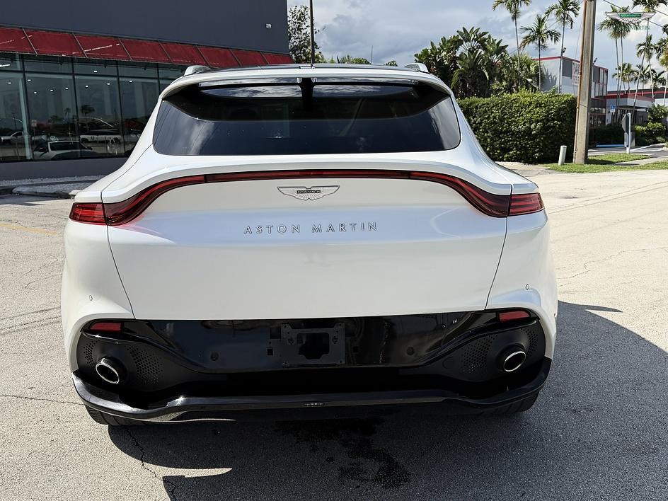 2021 Aston Martin DBX 照片 13