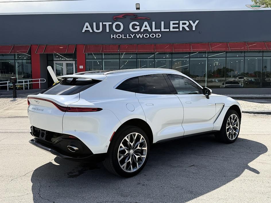 2021 Aston Martin DBX 照片 10