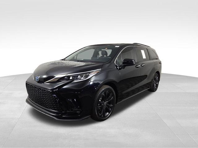 TOYOTA SIENNA - 2