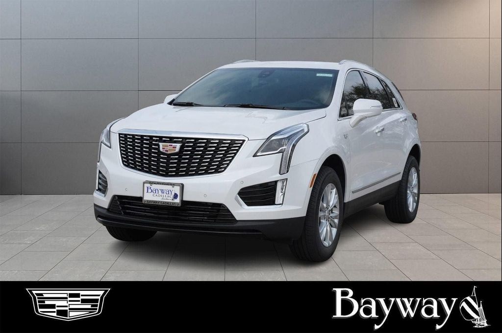 New 2026 Cadillac XT5 Luxury