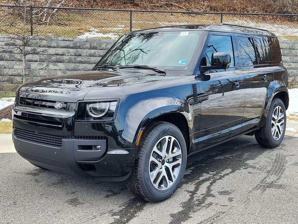 New 2026 Land Rover Defender P400 X-Dynamic SE